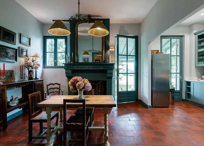 La Maison Rose Дом отдыха Сен-Жюльен-ан-Борн