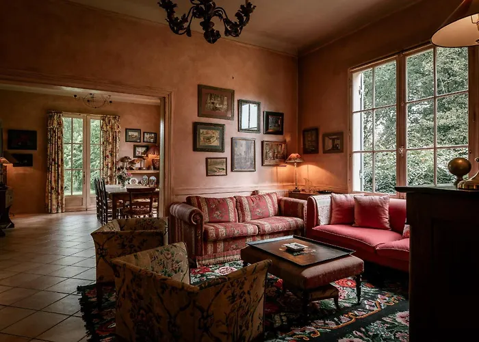 La Maison Rose * Сен-Жюльен-ан-Борн