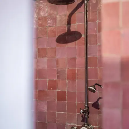 La Maison Rose Villa *